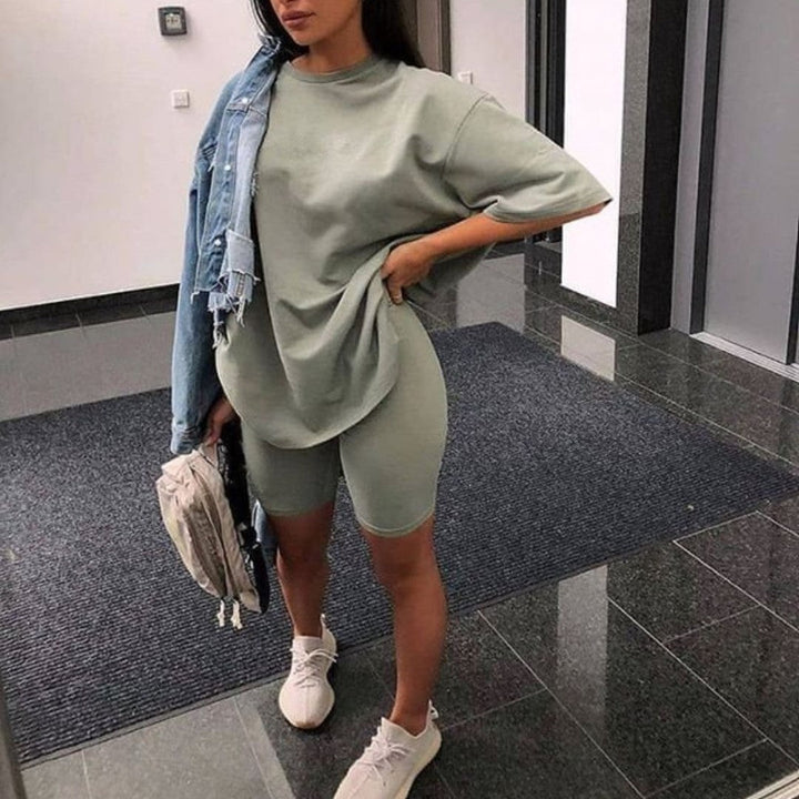 Damer Sportigt Tvådelat Set med T-shirt och Shorts Mirla-Eva Jonsson