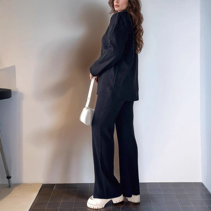 Damer Sportigt fritids-set med modern ribbad design och högkvalitativ krage Mirla-Eva Jonsson