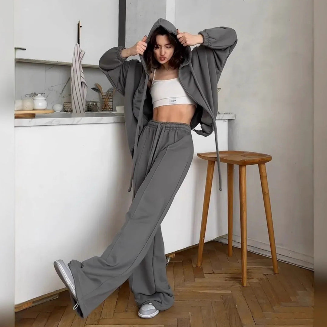 Damer Sportigt set med cropped huvtröja och vida byxor Mirla-Eva Jonsson