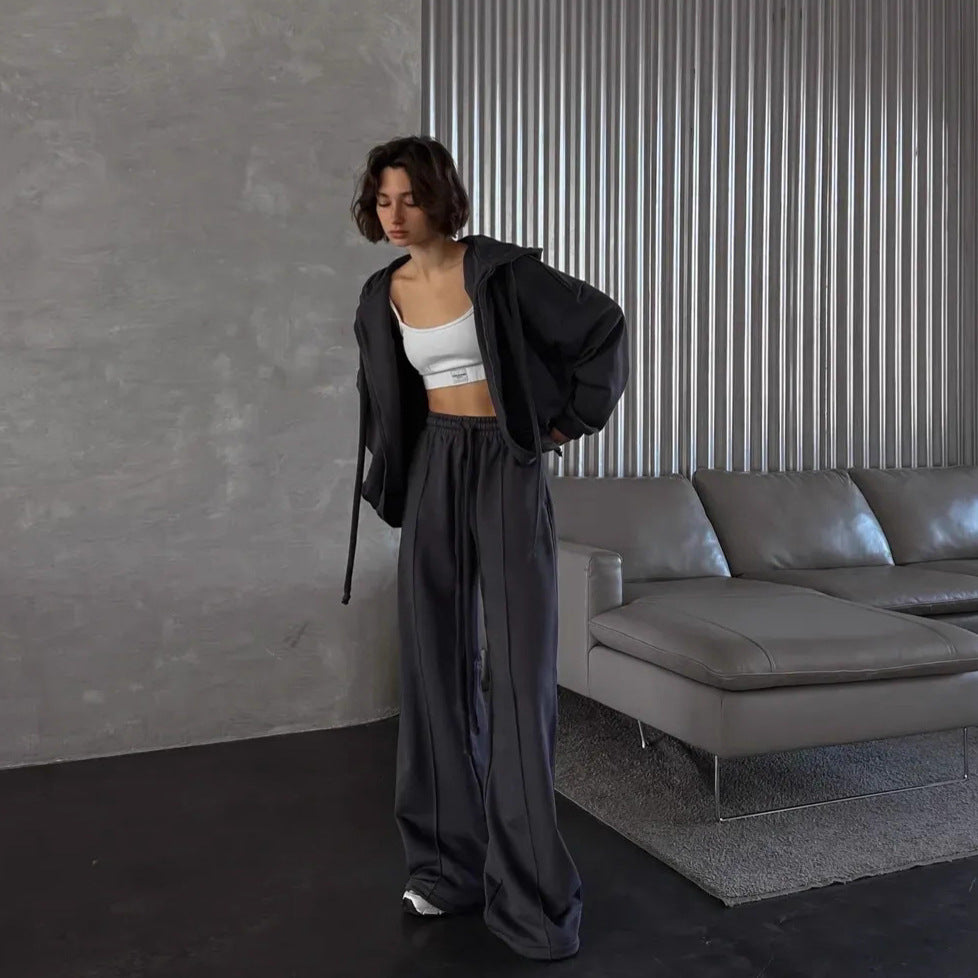 Damer Sportigt set med cropped huvtröja och vida byxor Mirla-Eva Jonsson