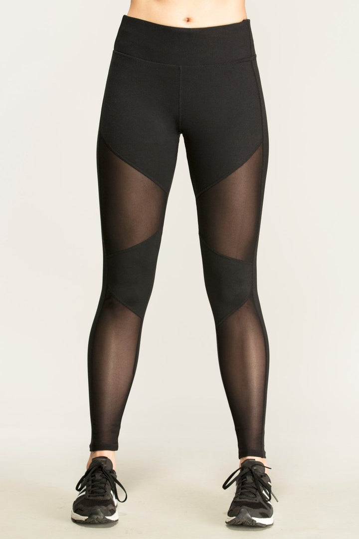 Damer Sportigt set med unik cut-out design Mirla-Eva Jonsson