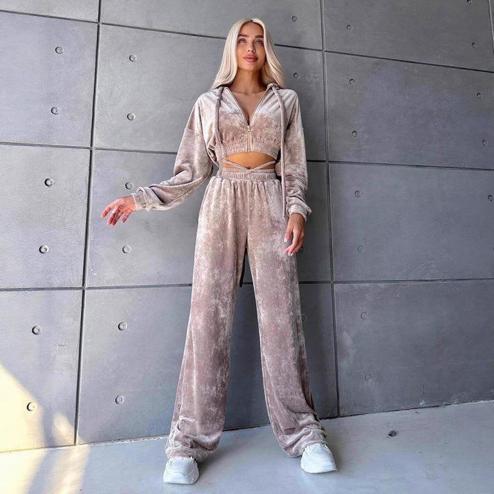 Damer Sportigt velvet lounge set med crop-top och vida byxor Mirla-Eva Jonsson
