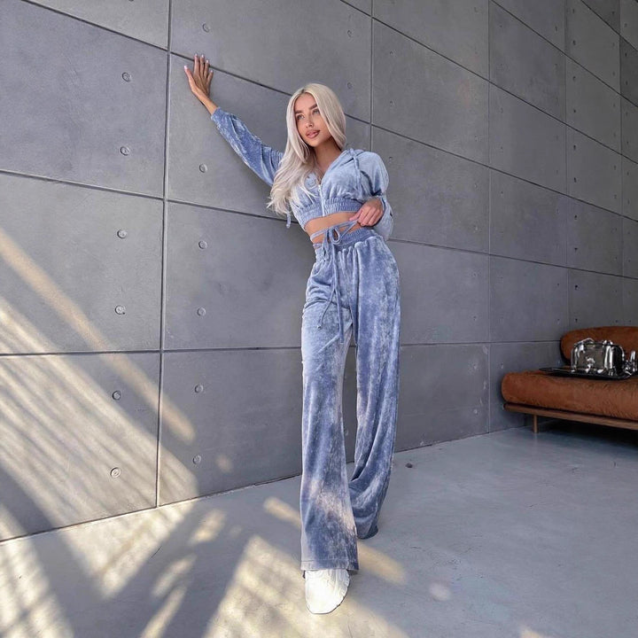 Damer Sportigt velvet lounge set med crop-top och vida byxor Mirla-Eva Jonsson