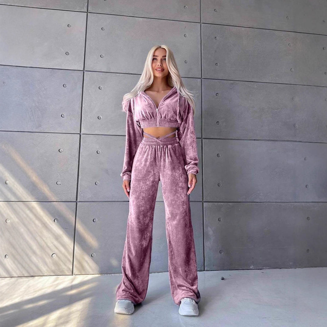 Damer Sportigt velvet lounge set med crop-top och vida byxor Mirla-Eva Jonsson
