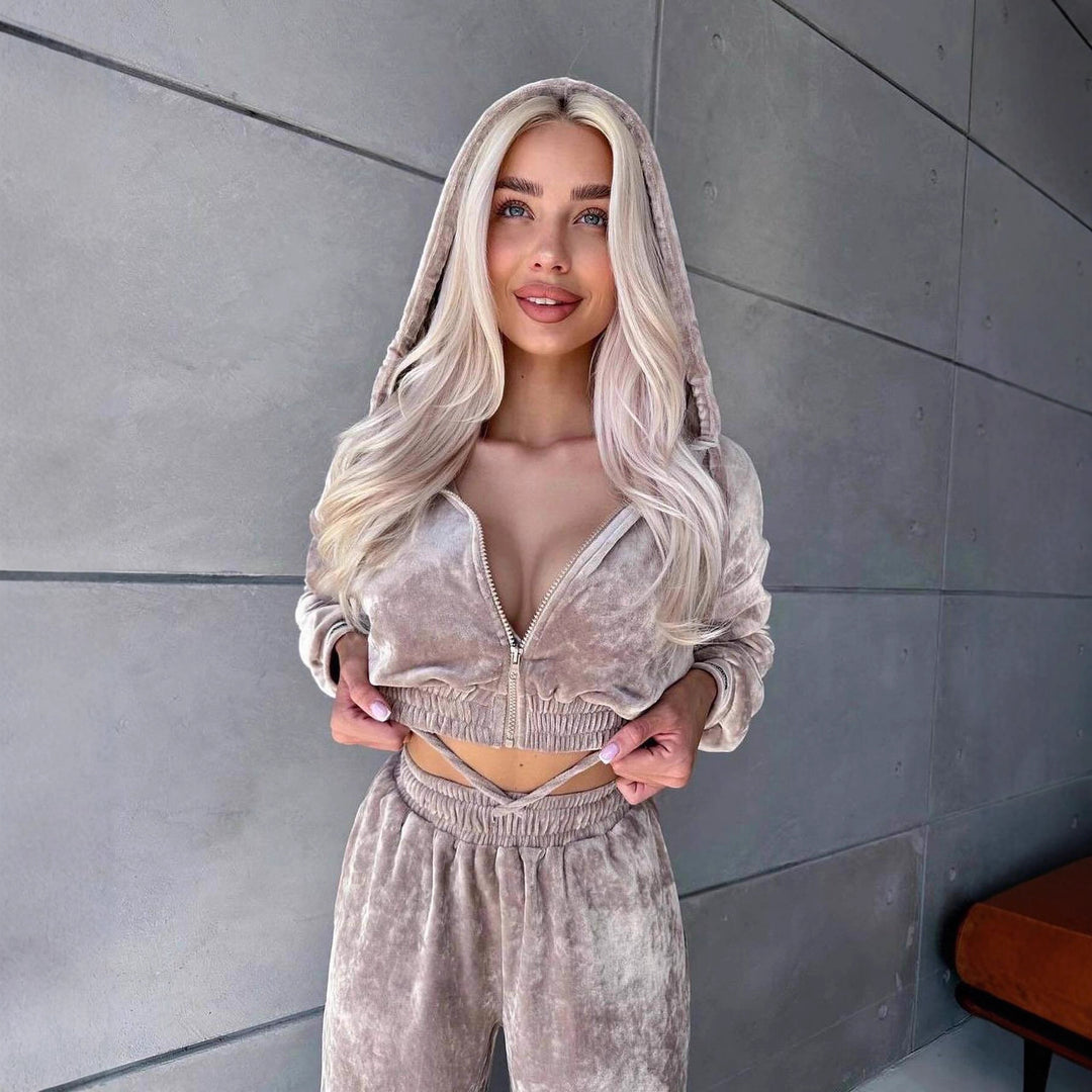 Damer Sportigt velvet lounge set med crop-top och vida byxor Mirla-Eva Jonsson