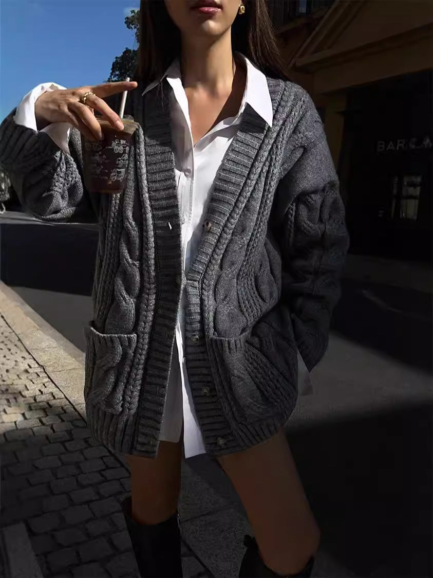 Damer Stickad Cardigan med Djup V-Hals och Strukturerat Flätmönster Eva Jonsson-Eva Jonsson