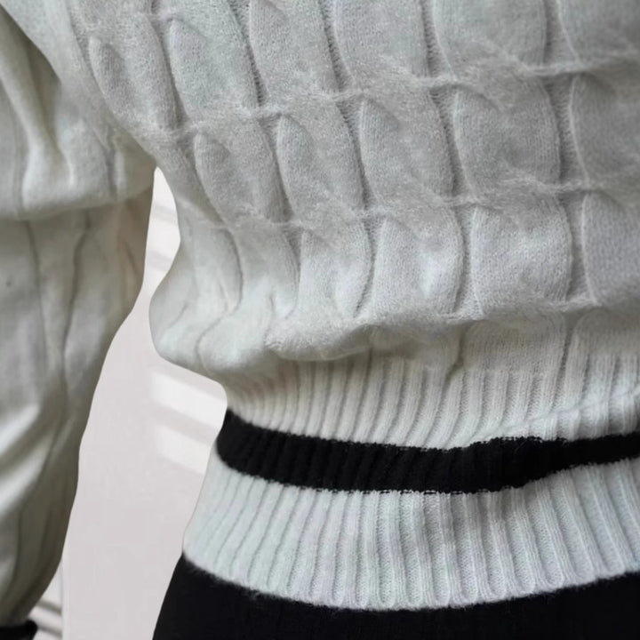 Damer Stickad Crop Top med moderiktigt Flätmönster Mirla-Eva Jonsson