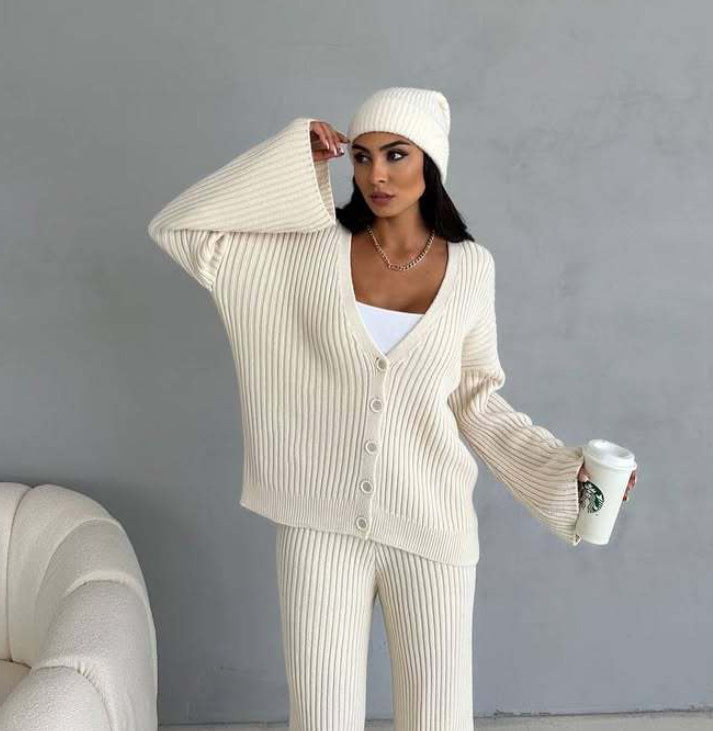 Damer Stickad Loungewear-set med modern skärning och bekväm V-hals Mirla-Eva Jonsson