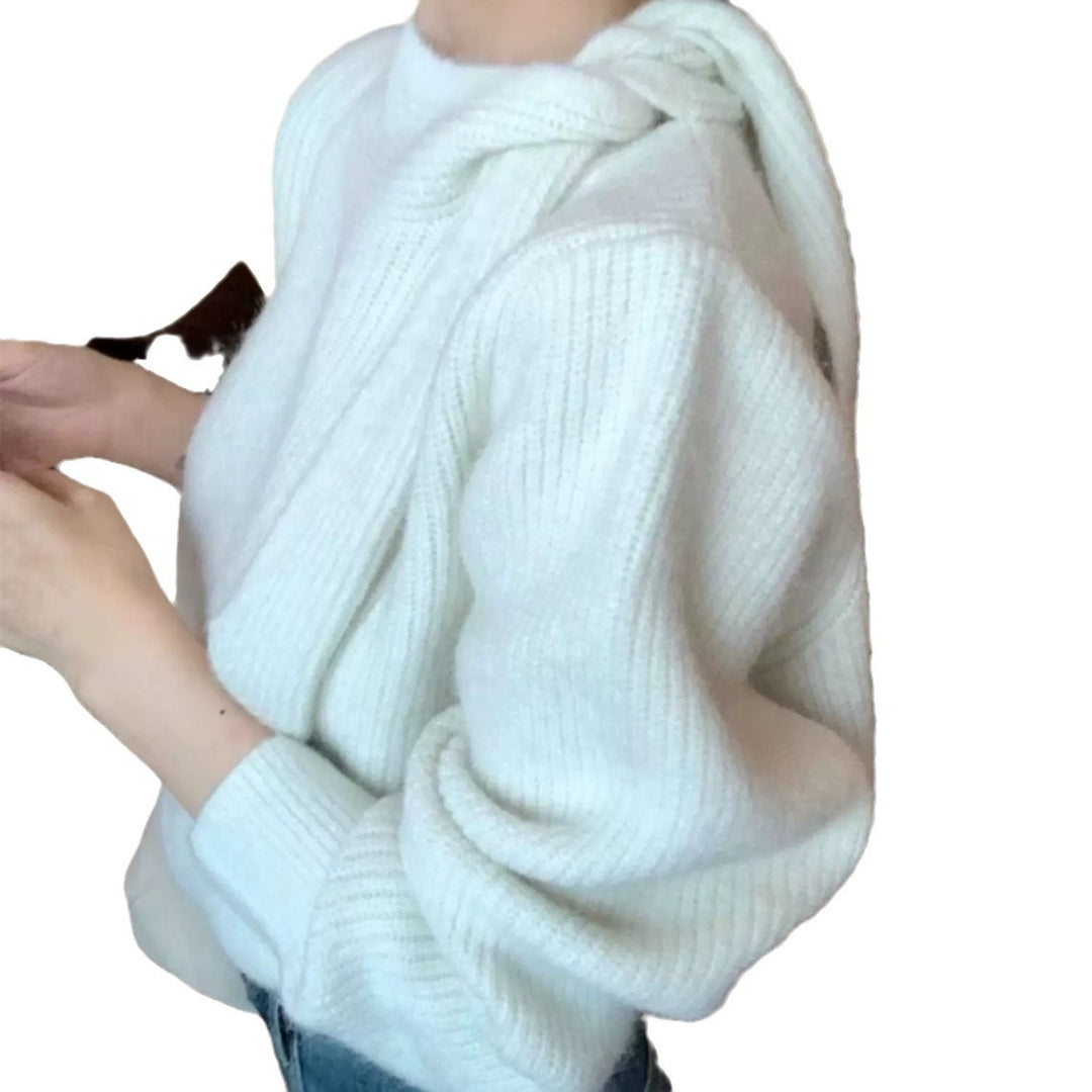Damer Stickad Tröja med Lekfull Krage och Modernt Ribbdesign Mirla-Eva Jonsson