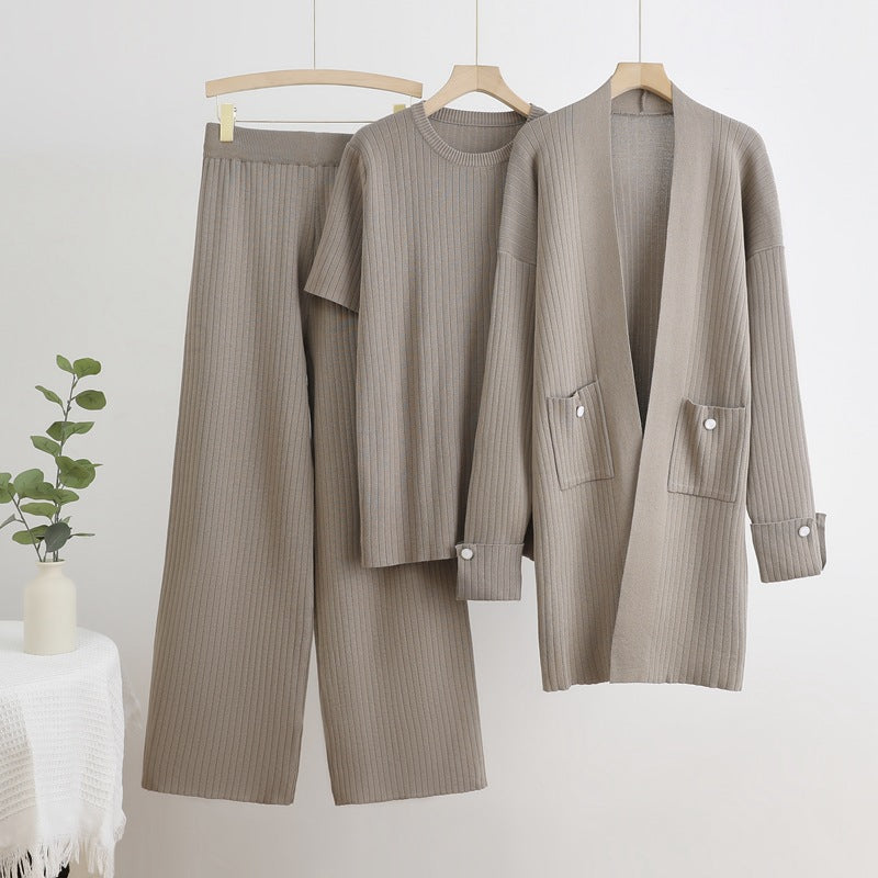 Damer Stickade Loungewear Set med långa ärmar och praktiska fickor Mirla-Eva Jonsson