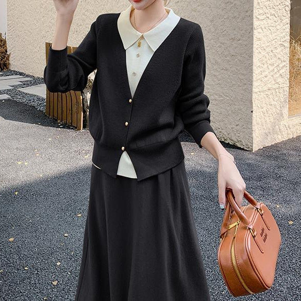 Damer Stickensemble med Elegant Bluslook och Vid Kjol Mirla-Eva Jonsson