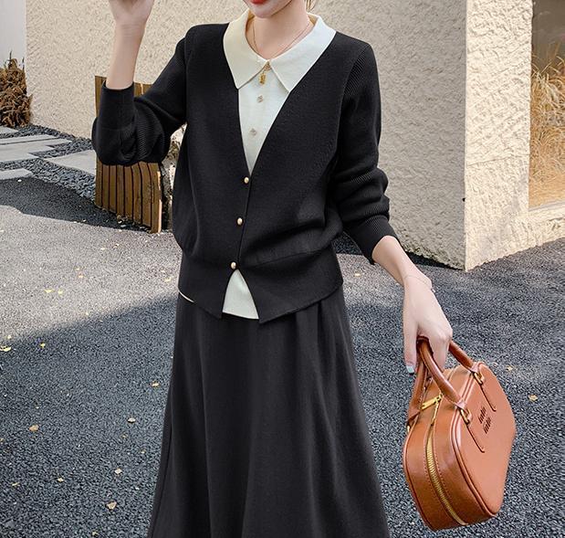 Damer Stickensemble med Elegant Bluslook och Vid Kjol Mirla-Eva Jonsson