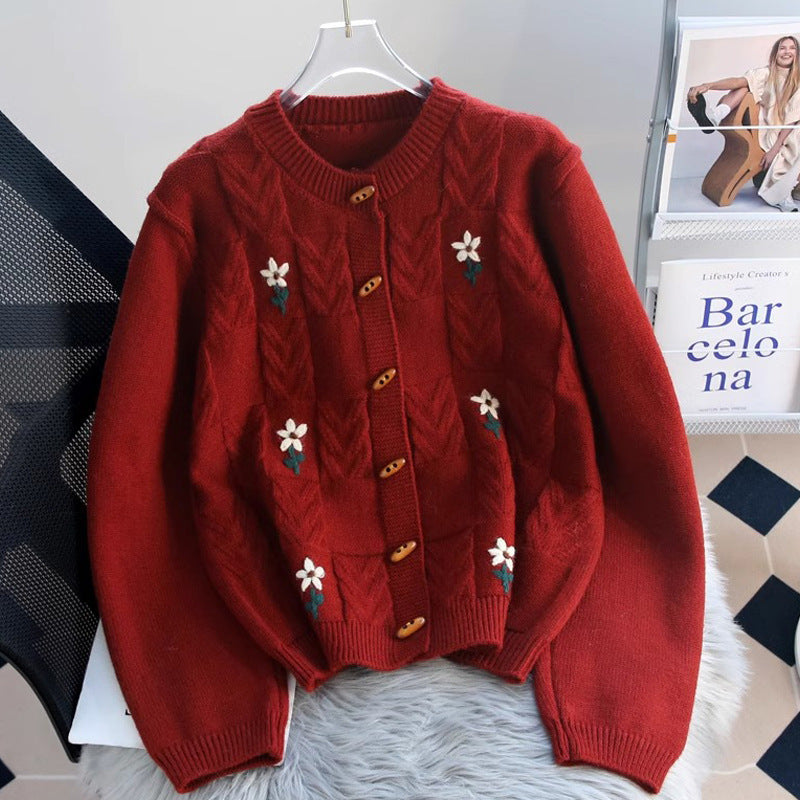 Damer Stickjacka med Blommig Flätmönster och Träknappar Mirla-Eva Jonsson