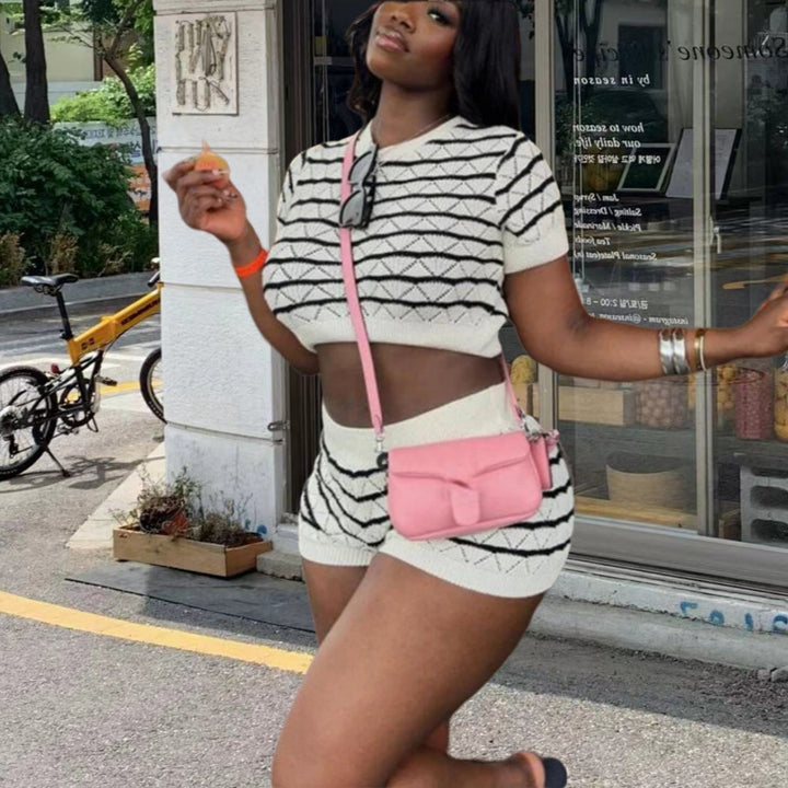 Damer Stilig Kortärmad Crop-Top och Shorts Set med sofistikerat mönster Eva Jonsson-Eva Jonsson
