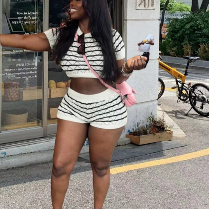 Damer Stilig Kortärmad Crop-Top och Shorts Set med sofistikerat mönster Eva Jonsson-Eva Jonsson