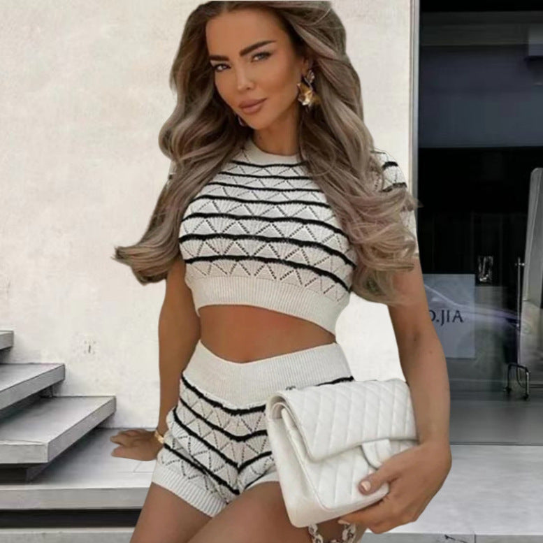 Damer Stilig Kortärmad Crop-Top och Shorts Set med sofistikerat mönster Eva Jonsson-Eva Jonsson