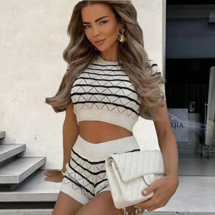 Damer Stilig Kortärmad Crop-Top och Shorts Set med sofistikerat mönster Eva Jonsson-Eva Jonsson