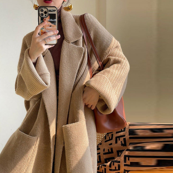 Damer Stilig Lång Cardigan med Generösa Fickor och Avslappnad Skärning Mirla-Eva Jonsson