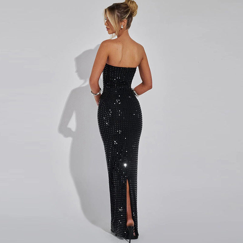 Damer Strapless Aftonklänning med glitterstenar och figursydd design Mirla-Eva Jonsson