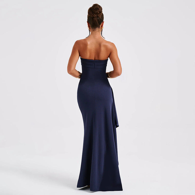 Damer Strapless Maxiklänning med elegant draperingsdetalj och hög slits Eva Jonsson-Eva Jonsson