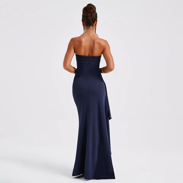 Damer Strapless Maxiklänning med elegant draperingsdetalj och hög slits Eva Jonsson-Eva Jonsson