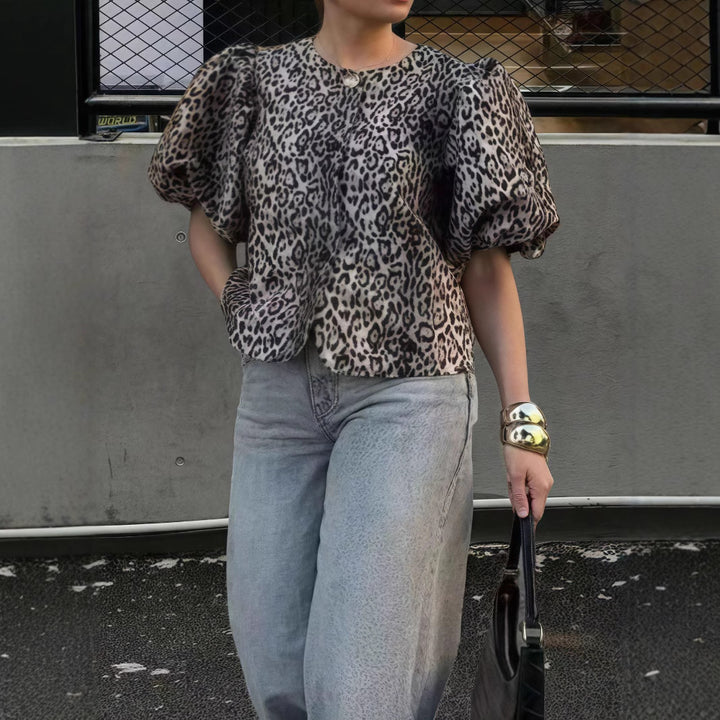 Damer Styligt Leo-mönster överdel med puffärmsdesign Mirla-Eva Jonsson