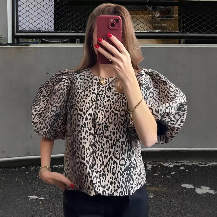 Damer Styligt Leo-mönster överdel med puffärmsdesign Mirla-Eva Jonsson