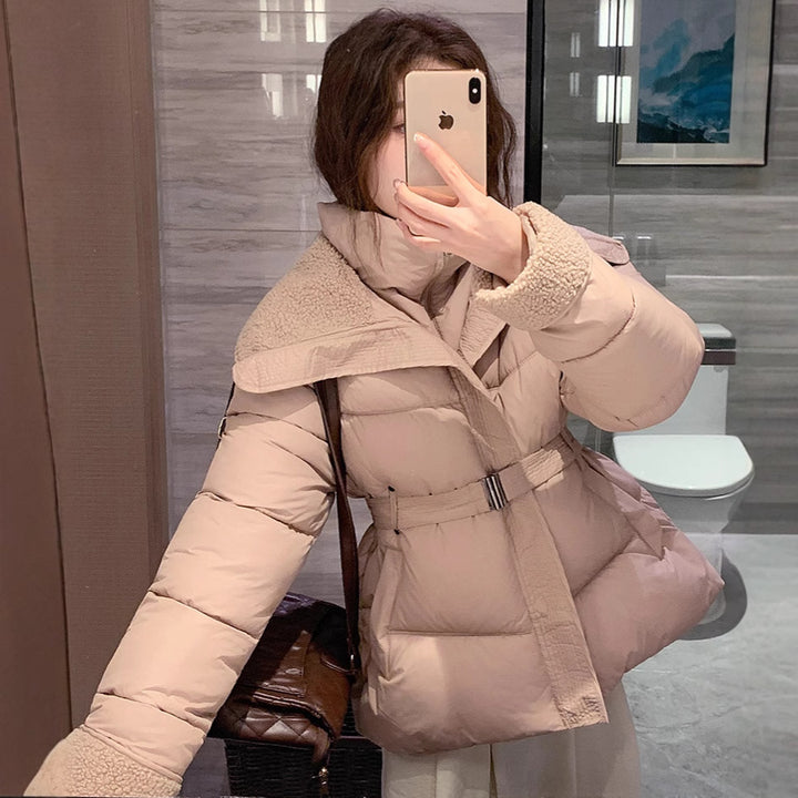 Damer Stylish och varm pufferjacka med hög krage och praktiska fickor Mirla-Eva Jonsson