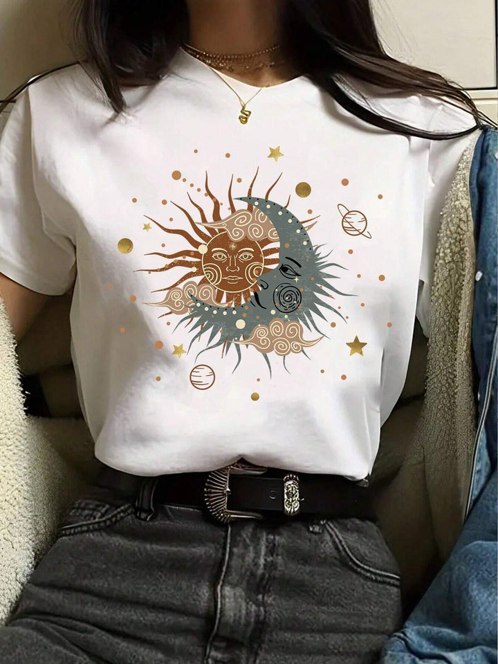 Damer T-shirt med kreativ grafisk tryck och lyxiga paljettaccentuer. Mirla-Eva Jonsson