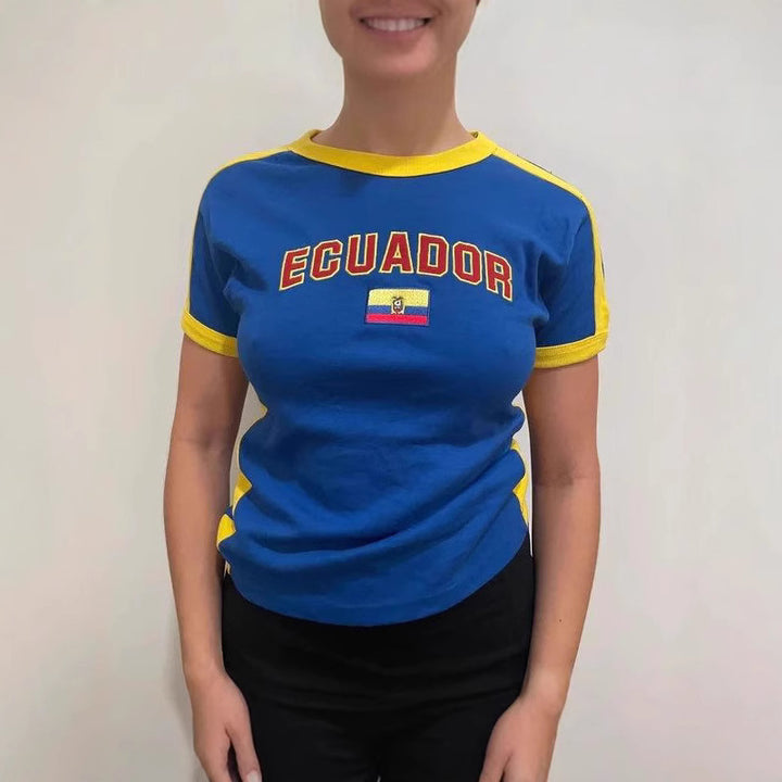 Damer T-shirt med kulturell text och flaggmotiv Mirla-Eva Jonsson
