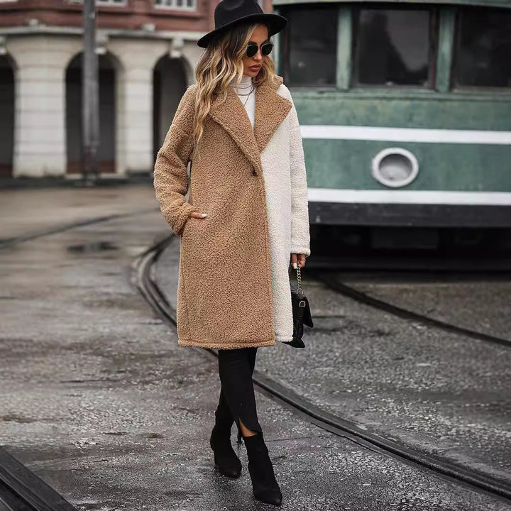 Damer Teddyfur-kappa med snygg oversized passform Mirla-Eva Jonsson