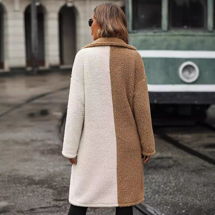 Damer Teddyfur-kappa med snygg oversized passform Mirla-Eva Jonsson