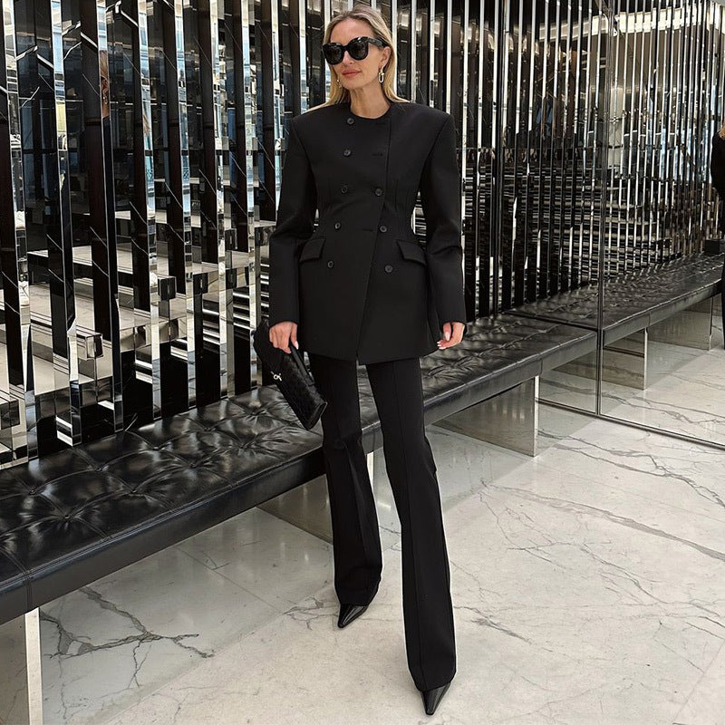 Damer Trendig Blazer med innovativ skärning och praktiska fickor Mirla-Eva Jonsson