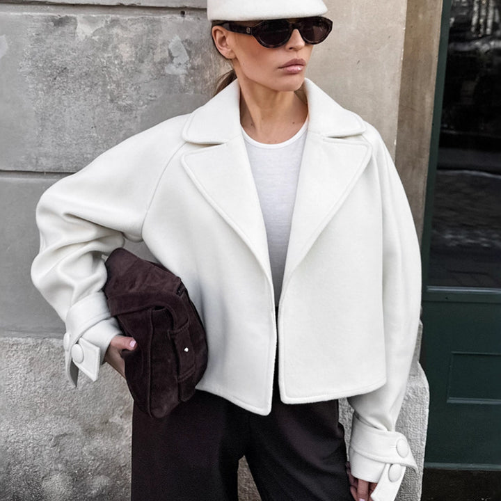 Damer Trendig Cropped Jacka med markanta Knappdetaljer Mirla-Eva Jonsson