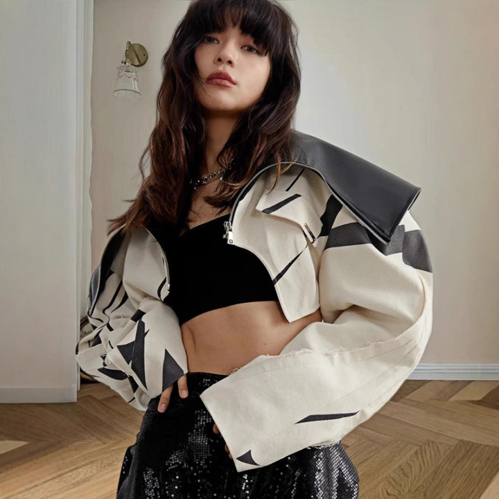 Damer Trendig Utility-jacka med oversized skärning och konstnärliga mönsterdetaljer Mirla-Eva Jonsson