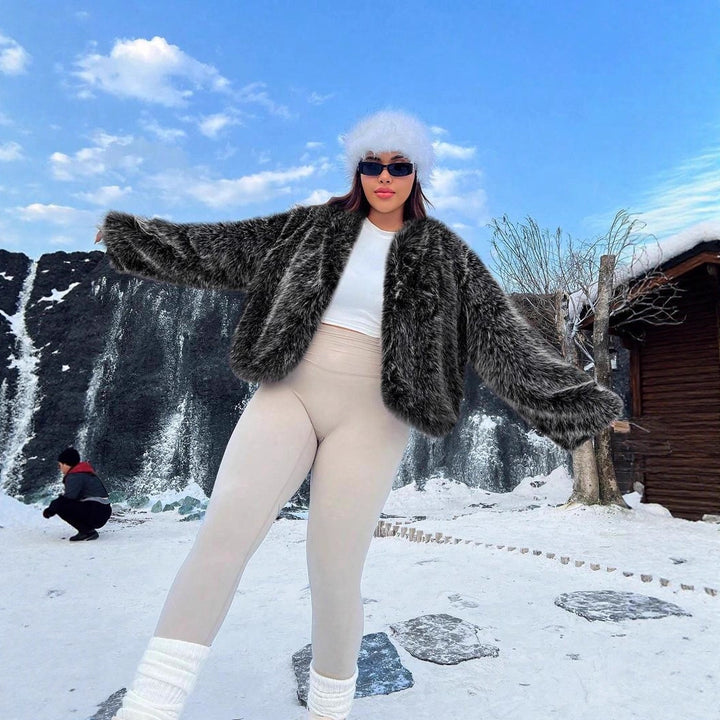 Damer Trendig och fluffig konstpälsjacka Mirla-Eva Jonsson