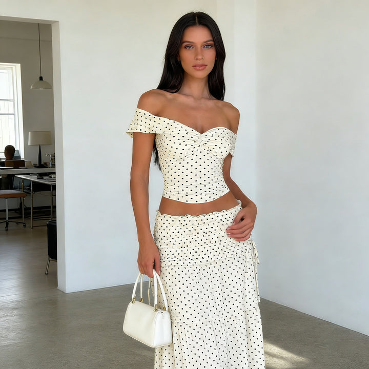 Damer Tvådelat Prickigt Set med Off-Shoulder Topp och Svängande Kjol Mirla-Eva Jonsson