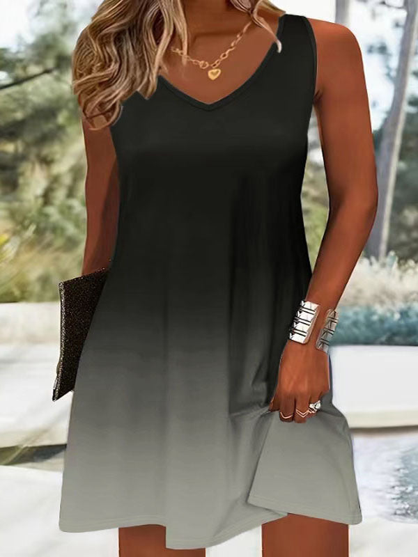 Damer V-ringad sommarklänning med livlig färgövergång och lätt, andningsbart tyg Eva Jonsson-Eva Jonsson