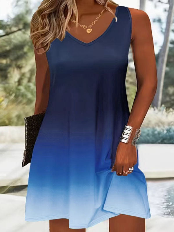 Damer V-ringad sommarklänning med livlig färgövergång och lätt, andningsbart tyg Eva Jonsson-Eva Jonsson