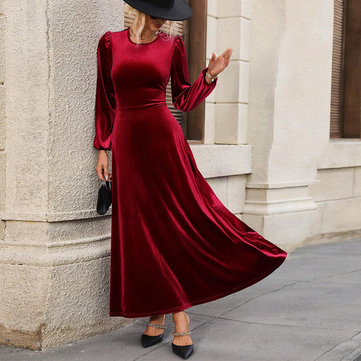 Damer Velour Aftondress med Långa Ärmar och Utställd Kjol Mirla-Eva Jonsson