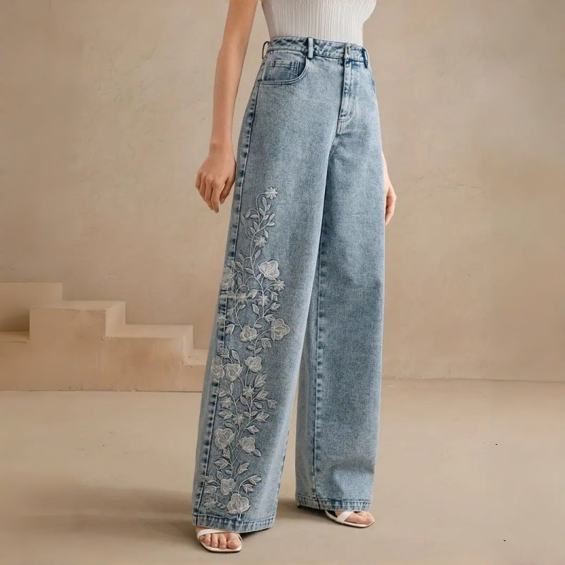 Damer Vid beskärning Jeans med blommigt broderidesign Mirla-Eva Jonsson