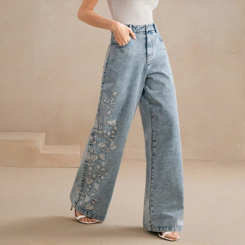 Damer Vid beskärning Jeans med blommigt broderidesign Mirla-Eva Jonsson