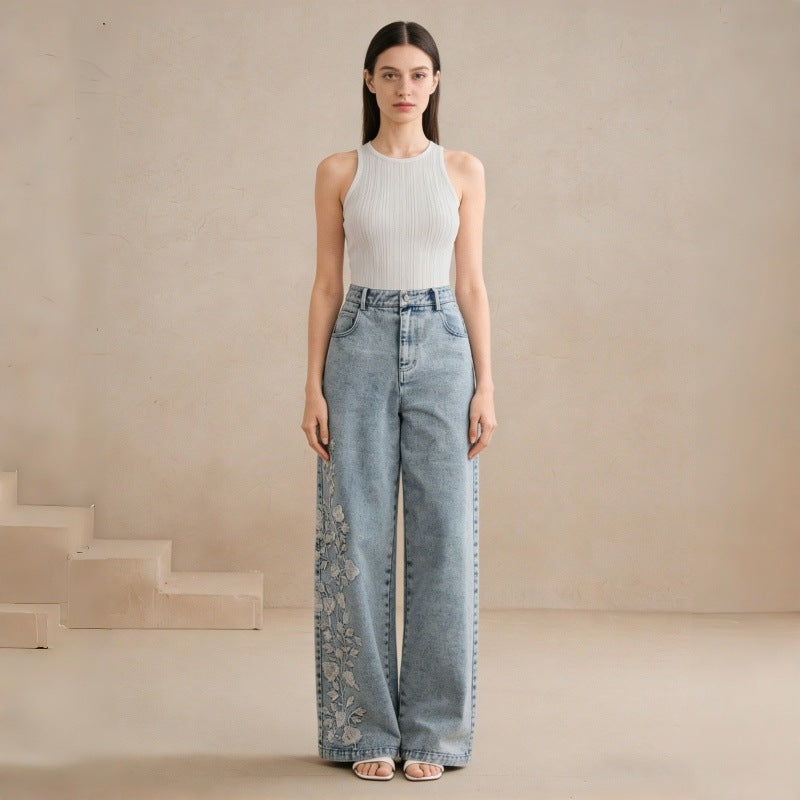 Damer Vid beskärning Jeans med blommigt broderidesign Mirla-Eva Jonsson