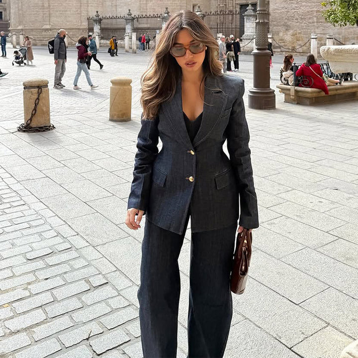 Damer Vida Denim-byxor med hög midja och moderiktig skärning Mirla-Eva Jonsson