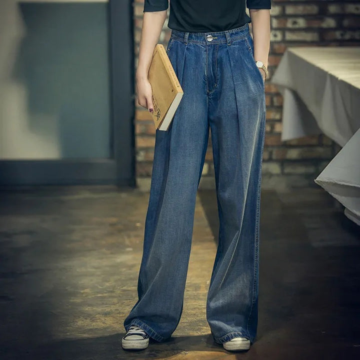 Damer Vida Denimbyxor i avslappnad hög midja-stil Eva Jonsson-Eva Jonsson