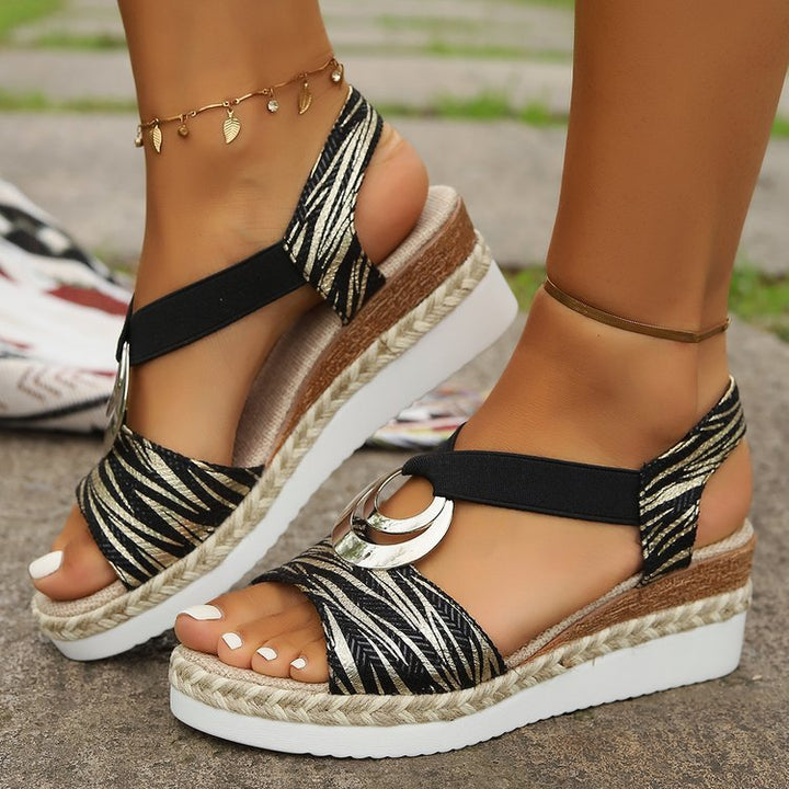 Damer Wedge-sandaler med modernt remdesign och bekväm sula Mirla-Eva Jonsson