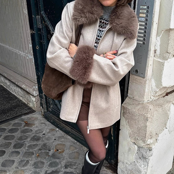 Damer Woolrich-jacka med glamorös pälsdetalj Eva Jonsson-Eva Jonsson