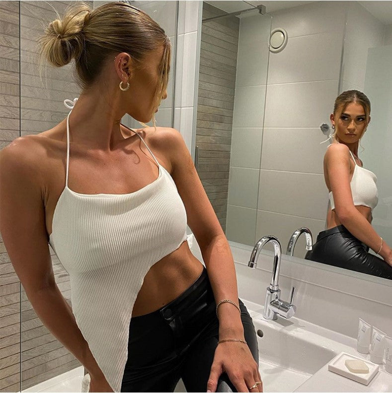 Damer asymmetrisk Crop-Top med fint ribbmönster och djup halsringning Mirla-Eva Jonsson