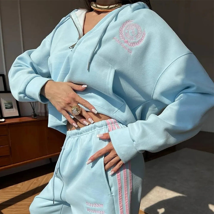 Damer avslappnad Cropped Hoodie med vid Jogger Mirla-Eva Jonsson