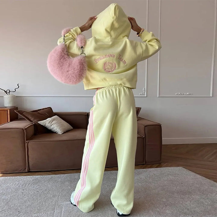 Damer avslappnad Cropped Hoodie med vid Jogger Mirla-Eva Jonsson